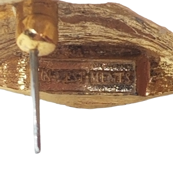 IN-VEST-MENTS VINTAGE GOLDTONED & ENAMEL SHELL DESIGN STATEMENT EARRINGS - Picture 5 of 5